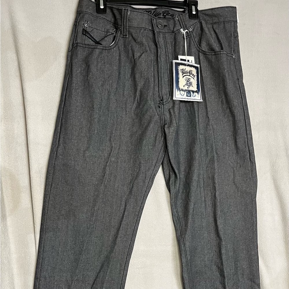 Blue Gear Men's Gray Jeans Size 38 X 32 with oversized pockets.